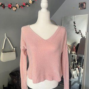 ADORABLE PINK HOLLISTER VNECK SWEATER